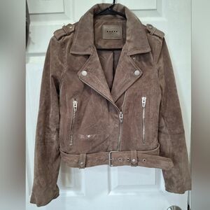 Brown Leather Jacket with Collared Design and Structured Style